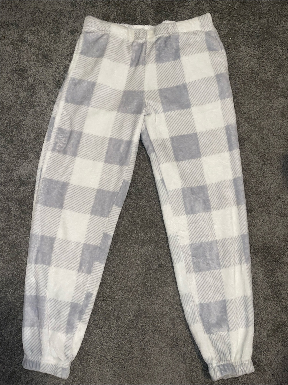 Cozy Gray & White Plaid Women’s lounge